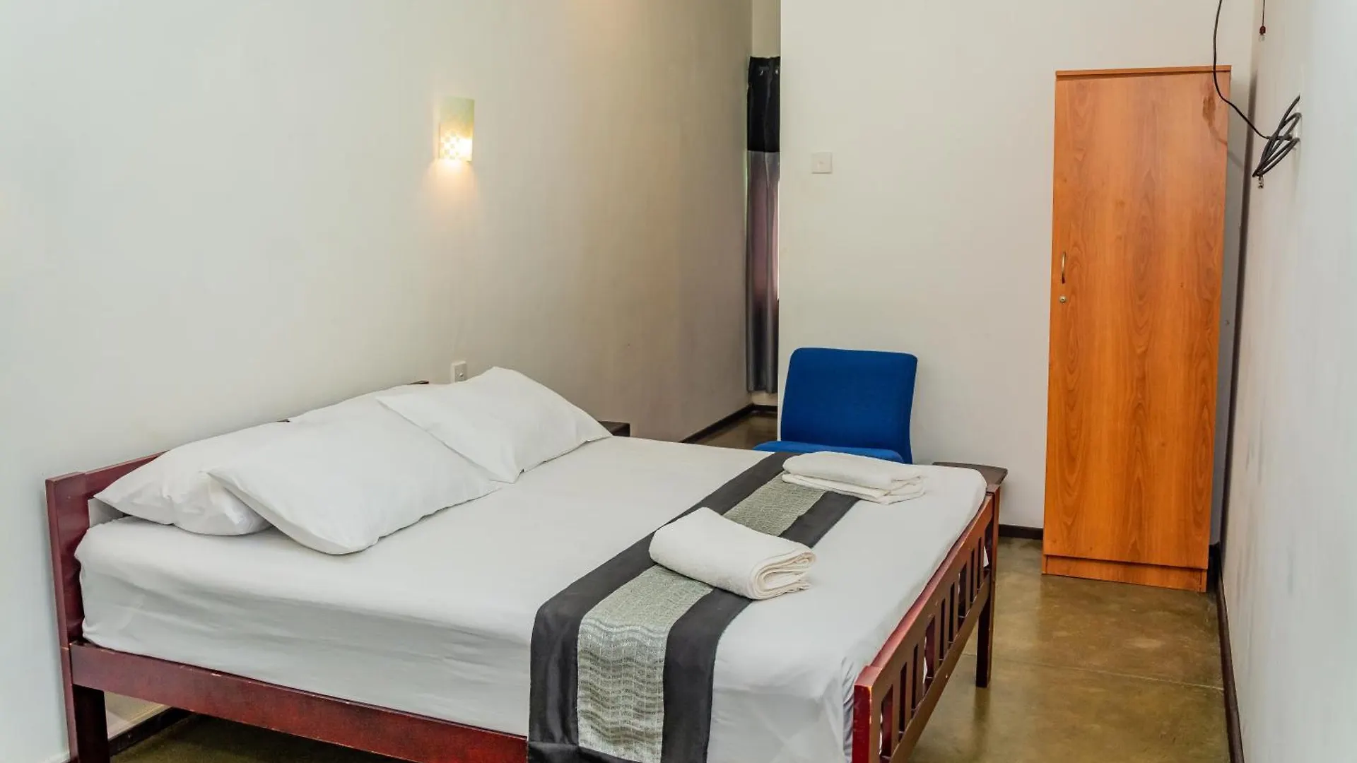 Shico Transit Hotel 尼甘布 宾馆